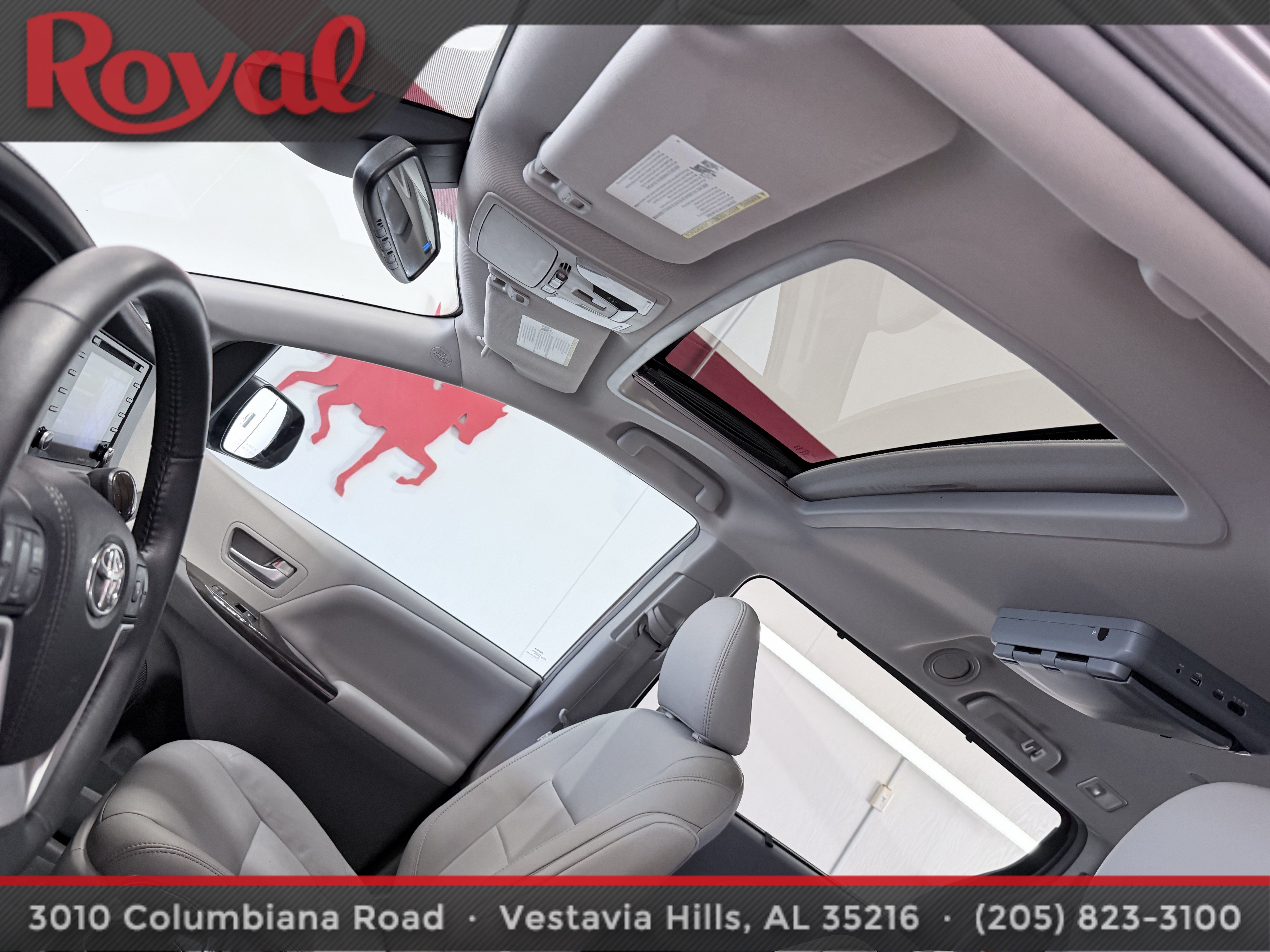 Used 2018 Toyota Sienna XLE w/ XLE Navigation Package FWD image 19