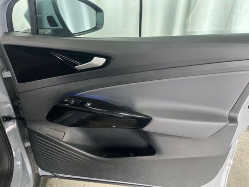 Used 2022 Volkswagen ID.4 Pro image 11