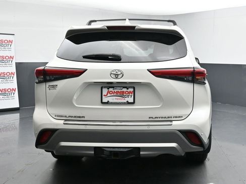 Used 2021 Toyota Highlander Platinum image 8