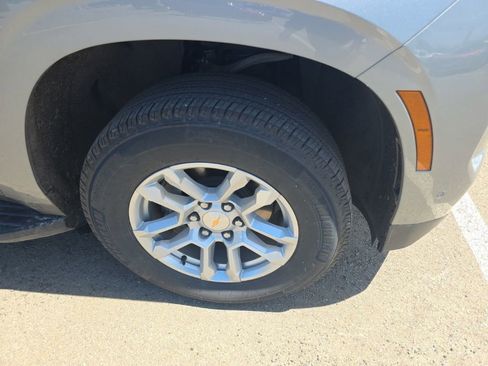 Used 2025 Chevrolet Suburban LS AWD/4WD image 3