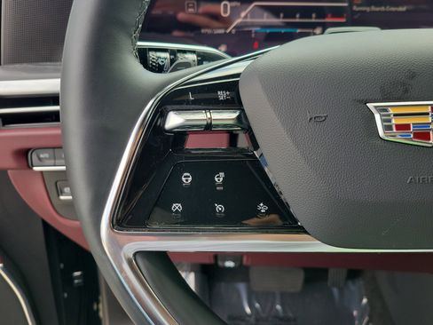 Used 2025 Cadillac Escalade ESV Premium Luxury w/ Touring Package image 32