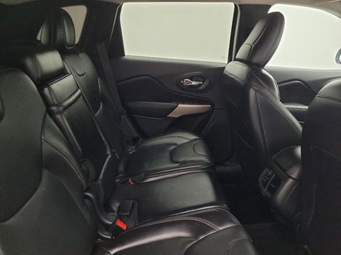 Used 2018 Jeep Cherokee Limited FWD image 19