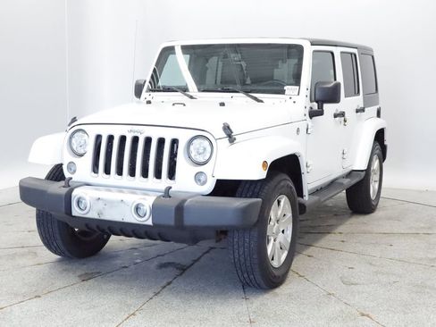 Used 2017 Jeep Wrangler Unlimited Sahara w/ Connectivity Group AWD/4WD image 1
