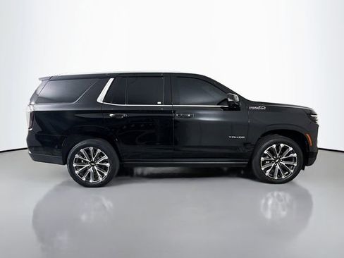Used 2025 Chevrolet Tahoe High Country AWD/4WD image 10