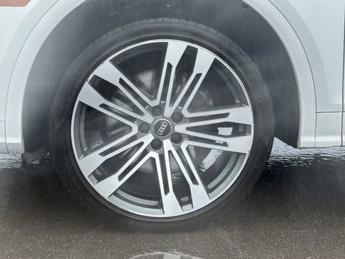 Used 2018 Audi SQ5 Premium Plus w/ Navigation Package image 26