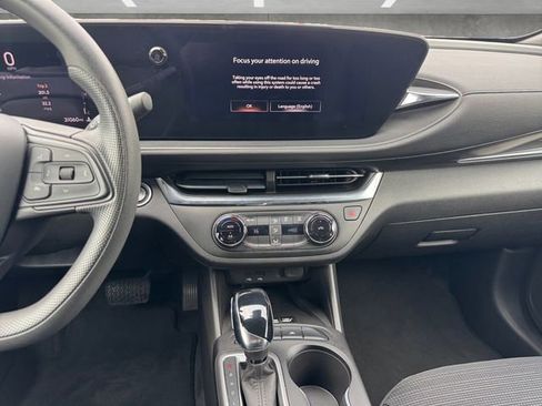 Certified 2025 Buick Envista Preferred w/ Convenience II Package image 3