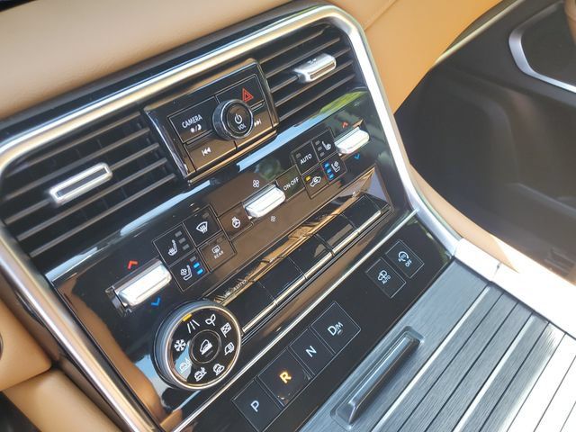 Used 2025 Nissan Armada Platinum Reserve AWD/4WD image 24