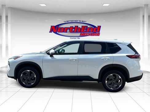 Used 2024 Nissan Rogue SV AWD/4WD image 4