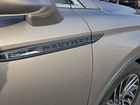 Used 2020 Lincoln Nautilus Reserve image 21