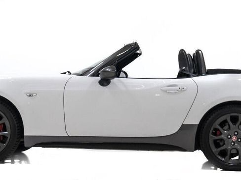 Used 2017 FIAT 124 Spider Abarth image 6