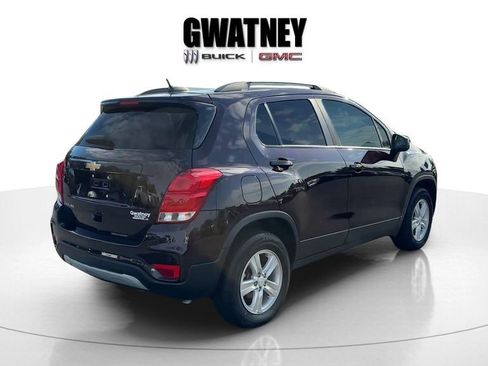 Used 2022 Chevrolet Trax LT w/ Driver Confidence Package AWD/4WD image 3
