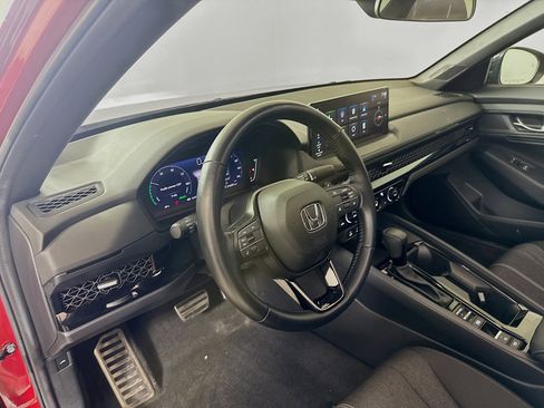 Used 2024 Honda Accord Sport image 9