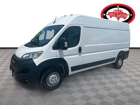 Used 2024 RAM ProMaster 2500 w/ Safety Group FWD image 3
