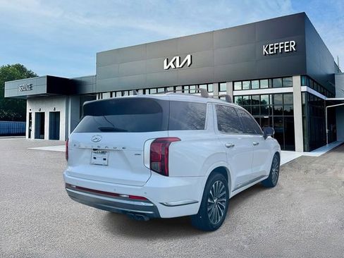 Used 2023 Hyundai Palisade Calligraphy image 8