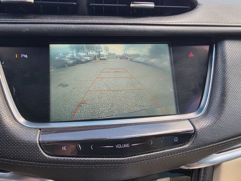 Used 2018 Cadillac XT5 FWD image 16