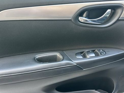 Used 2019 Nissan Sentra S FWD image 10