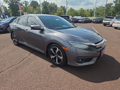 Used 2016 Honda Civic Touring image 1