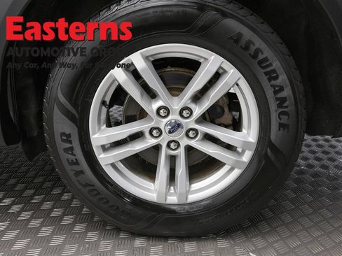 Used 2021 Ford Explorer XLT w/ Equipment Group 202A AWD/4WD image 8