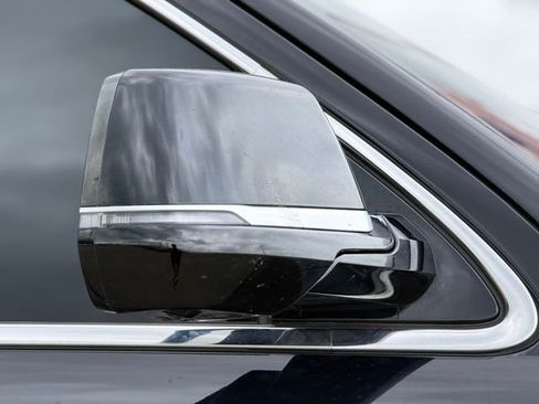 Used 2019 Cadillac Escalade Premium Luxury image 10