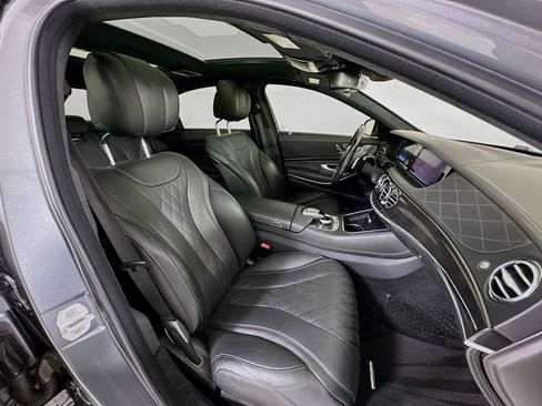 Used 2016 Mercedes-Benz S 550 Sedan image 32