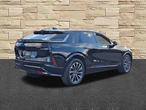 Certified 2026 Cadillac Lyriq Sport AWD/4WD image 4