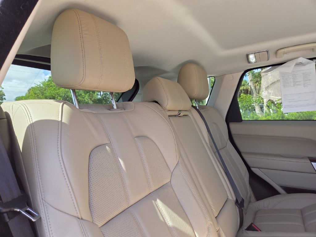 Used 2015 Land Rover Range Rover Sport SE AWD/4WD image 19