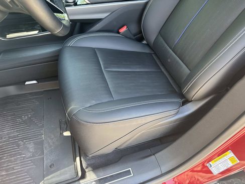 Certified 2025 Cadillac Lyriq Luxury w/ LPO, Floor Liner Package AWD/4WD image 18