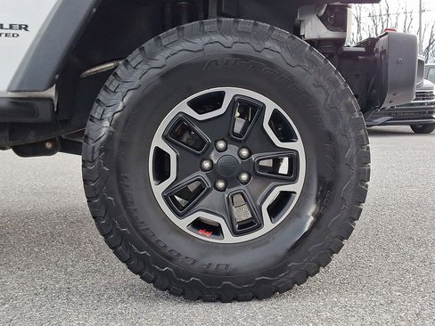 Used 2016 Jeep Wrangler Unlimited Rubicon image 8