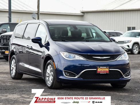 Certified 2019 Chrysler Pacifica Touring Plus image 1