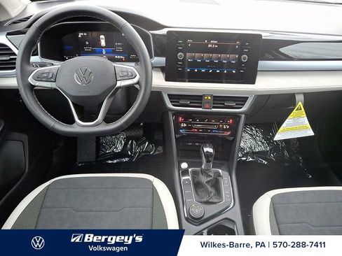 New 2026 Volkswagen Taos SE AWD/4WD image 7