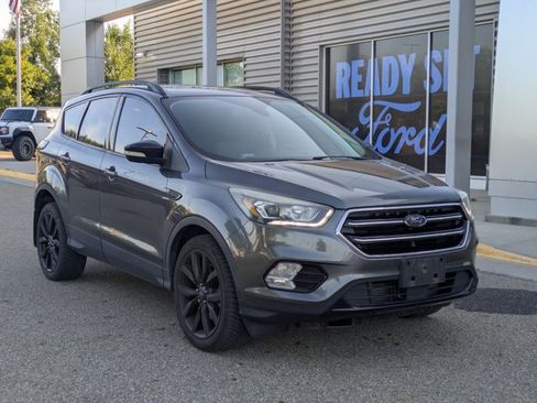 Used 2017 Ford Escape Titanium AWD/4WD image 3