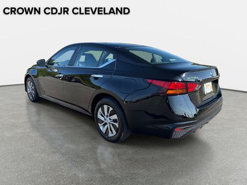 Used 2022 Nissan Altima 2.5 S FWD image 7
