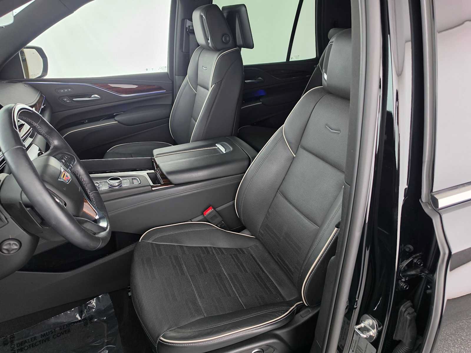 Used 2023 Cadillac Escalade Premium Luxury AWD/4WD image 23