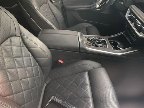 Certified 2023 BMW X7 xDrive40i w/ Premium Package image 10