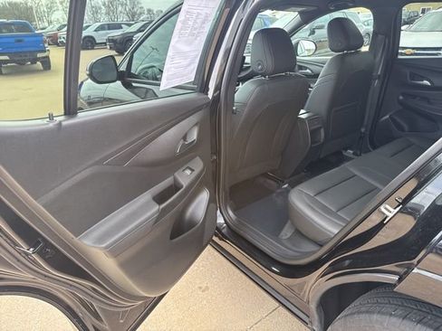 Used 2025 Buick Envista Sport Touring image 32