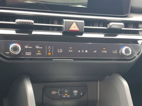 New 2026 Kia Sportage EX FWD image 17