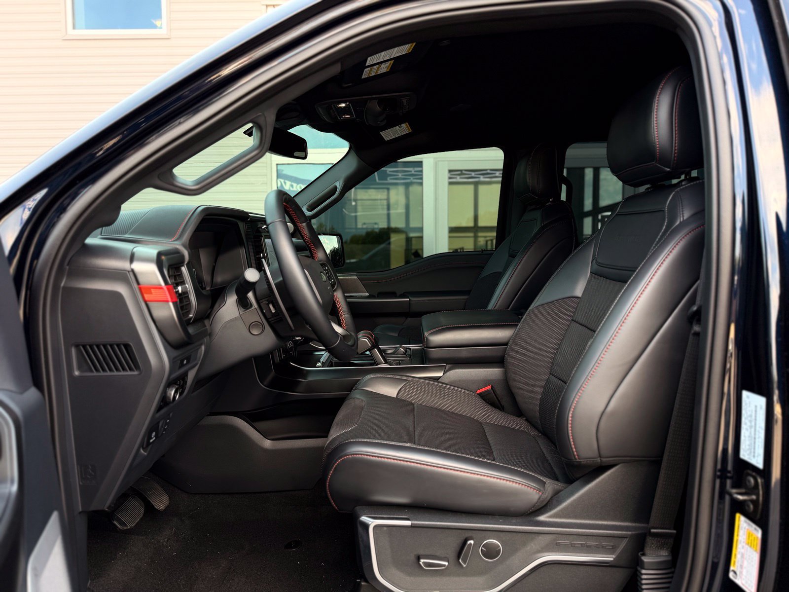 Used 2025 Ford F150 Raptor AWD/4WD image 18