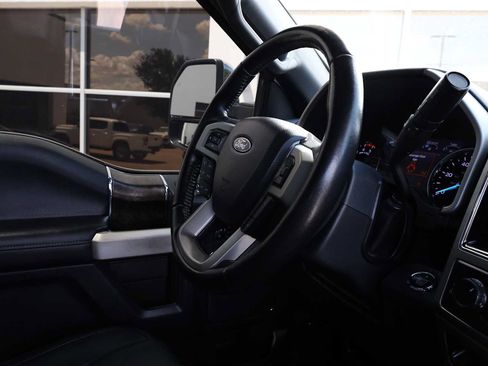 Used 2022 Ford F250 Lariat w/ Lariat Ultimate Package AWD/4WD image 15