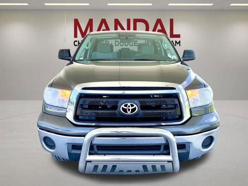 Used 2012 Toyota Tundra 4x4 CrewMax w/ Tow Pkg image 2