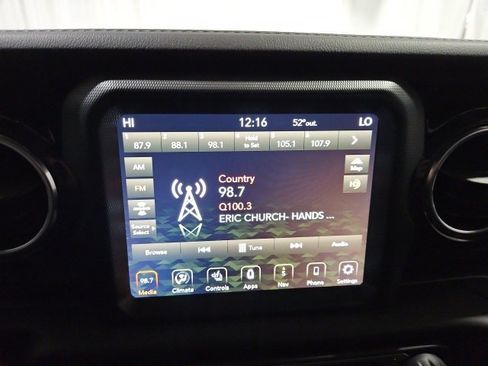 Used 2021 Jeep Wrangler Unlimited Sahara image 23