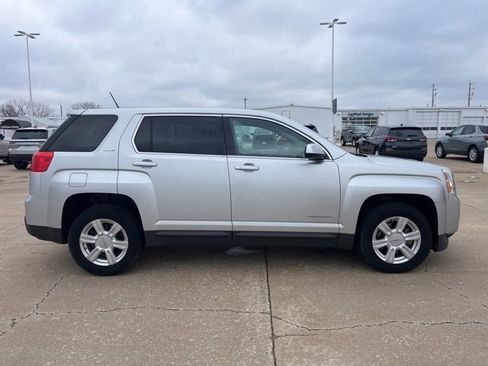 Used 2014 GMC Terrain SLE image 2