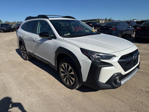 Used 2023 Subaru Outback Limited AWD/4WD image 4
