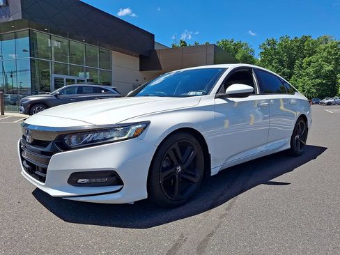 Used 2018 Honda Accord Sport image 5