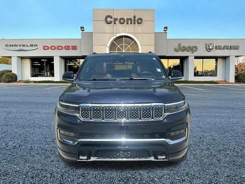 Used 2025 Jeep Grand Wagoneer L Series III w/ Rear Seat Video Group 1 AWD/4WD image 8