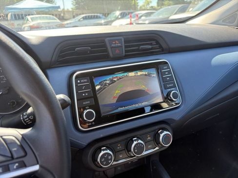 Used 2025 Nissan Versa SV FWD image 18