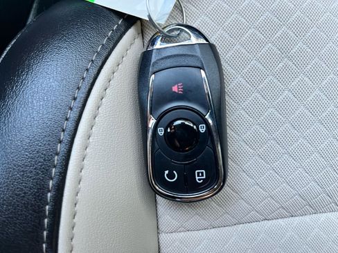 Used 2020 Buick Encore Preferred image 31
