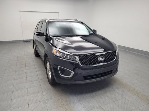 Used 2017 Kia Sorento LX w/ LX Convenience Package image 14