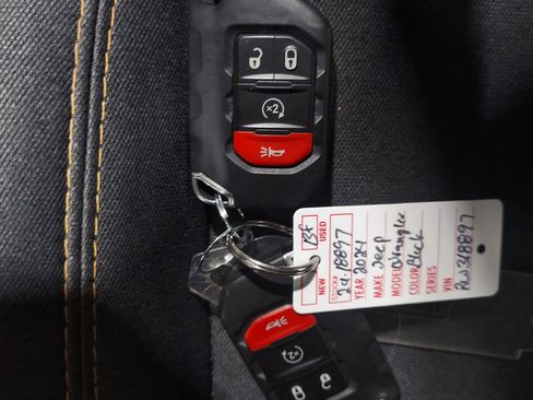 Used 2024 Jeep Wrangler Unlimited Sahara AWD/4WD image 20