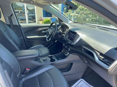 Used 2024 GMC Terrain SLT AWD/4WD image 11