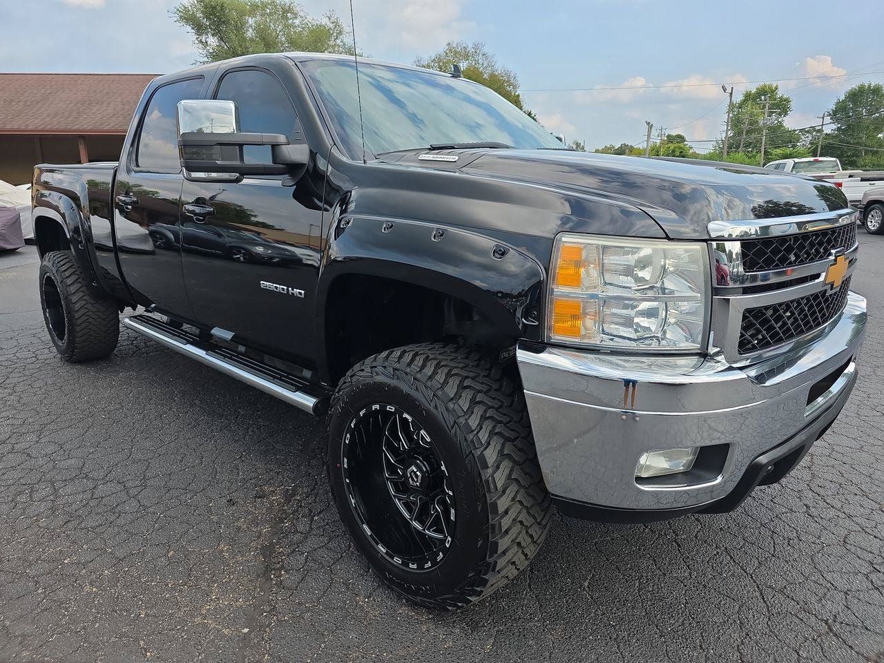 Used 2014 Chevrolet Silverado 2500 LTZ w/ LTZ Plus Package AWD/4WD image 18